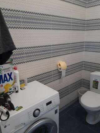 Гостевой дом Guest house U Svety Сухум Классический трехместный номер-9